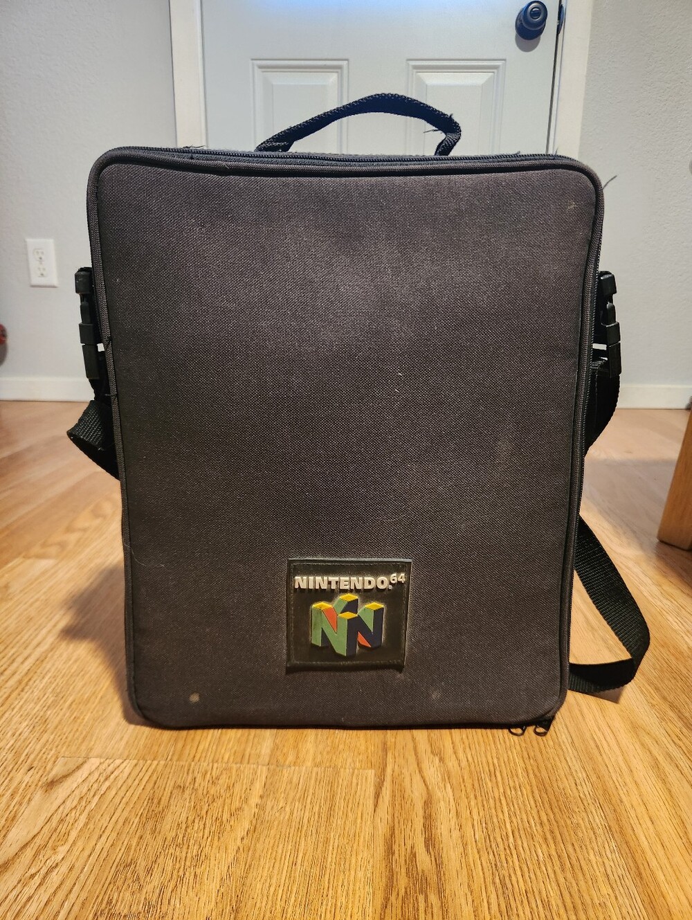 Nintendo 64  N64 Carry Case with Logo Patch